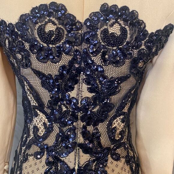 Carolina Herrera yellow  lace detailed Sheath Long Sleeve Dress, US6 - Picture 7 of 11